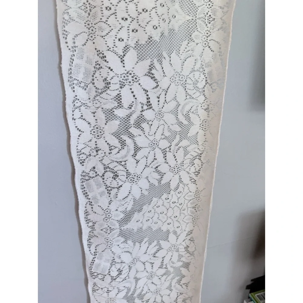 VTG Ecru Lace Dresser Table Runner Christmas Floral Poinsettia Quaker  64x13